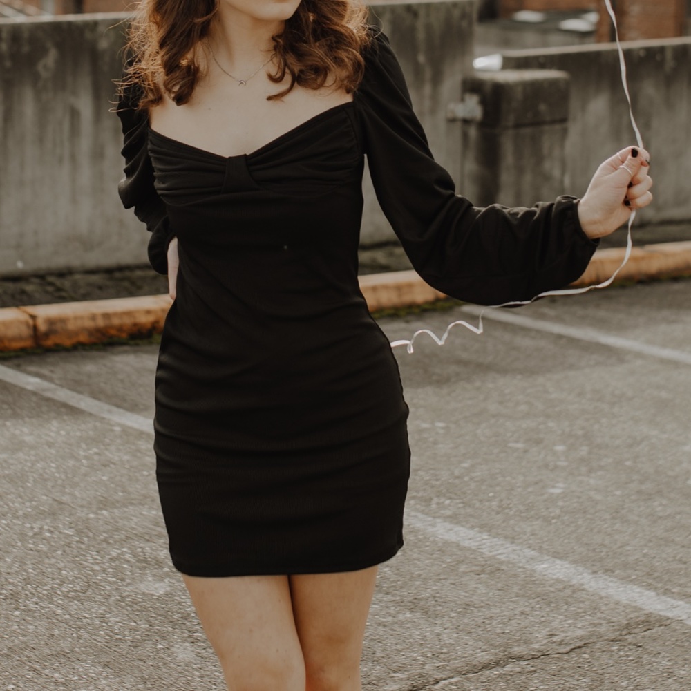 Black Sweetheart Dress with Billowy Sleeves - Small